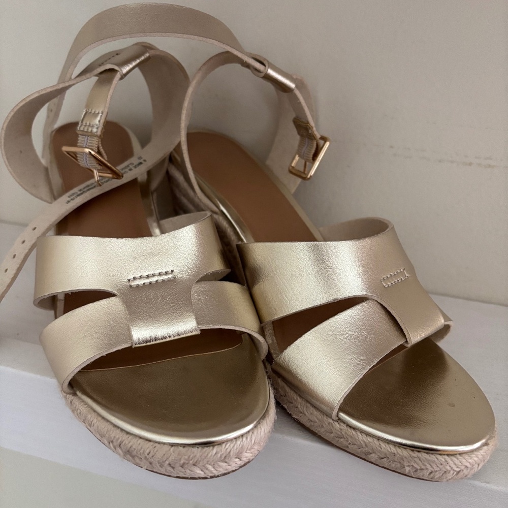 Old Navy Wedge Sandals